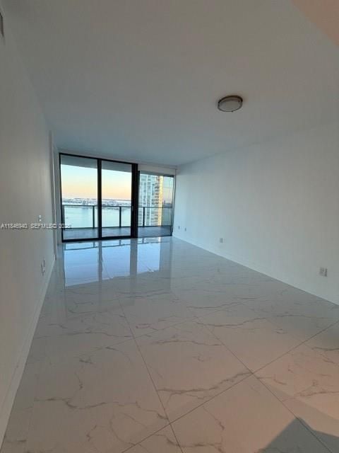 Paraiso Bay #4406 image #12