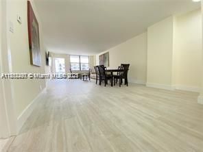 Four Winds #1009 image #8