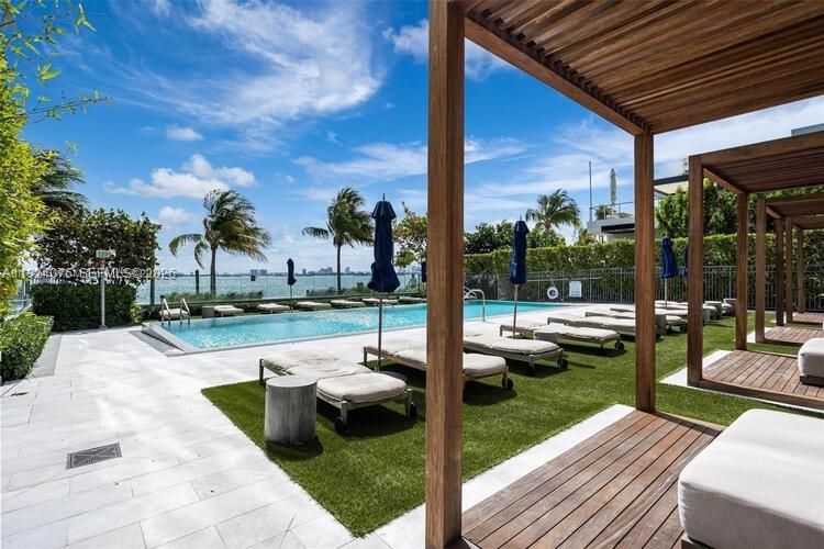 One Paraiso #2805 image #31