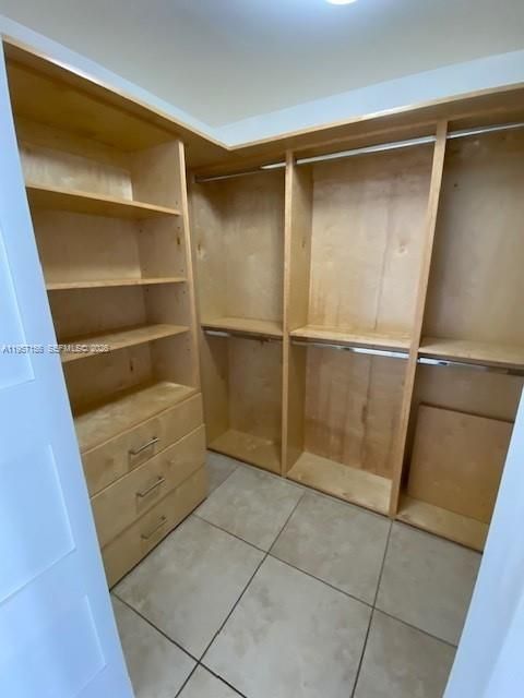 55 Merrick #552 image #24