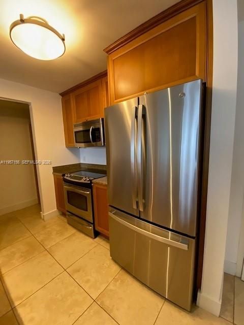 55 Merrick #552 image #8