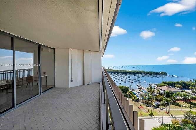 Yacht Harbour #17D image #12