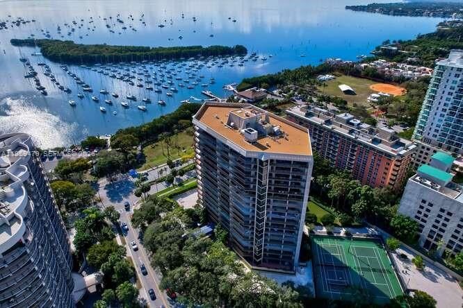 Yacht Harbour #17D image #37