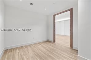 Villa Valencia #303 image #37