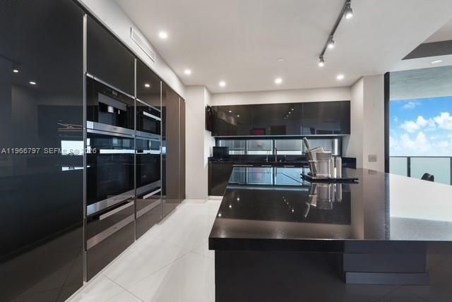 Porsche Design Tower #1605 image #19