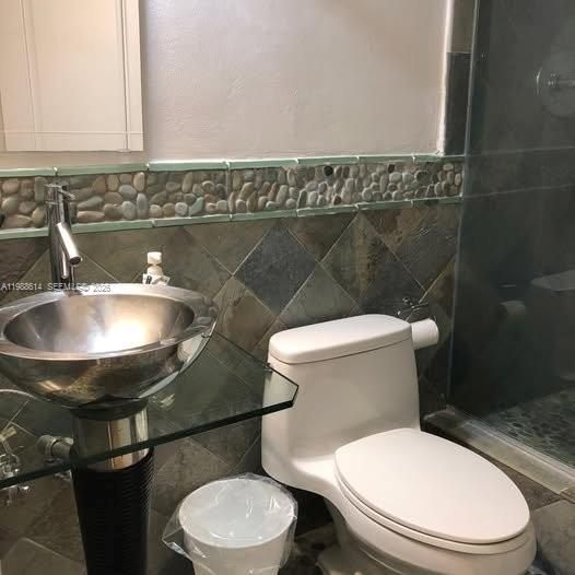 Four Ambassadors #342 image #7