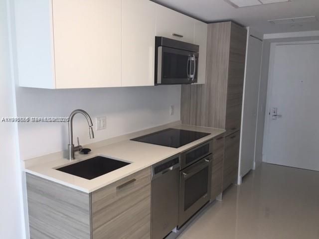 Brickell House #2500 image #8