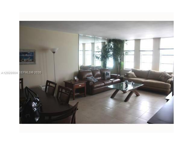 Carriage House #1213 image #18