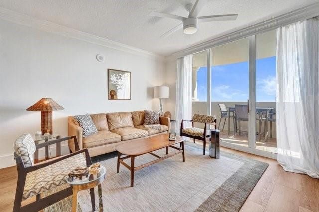 The Vue #1406N image #19