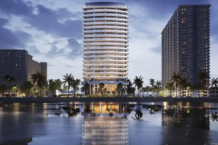 The Hollywood Moon – Hollywood Beach