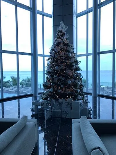 Jade Beach - Sunny Isles Beach