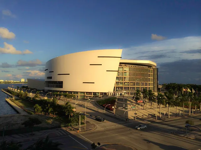 American Airlines Arena | 131001-0823-jikatu