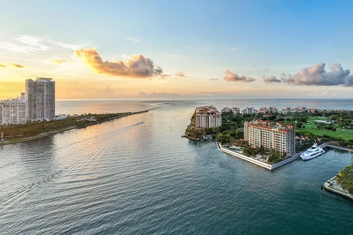 Six Fisher Island (VIP only) - Fisher Island