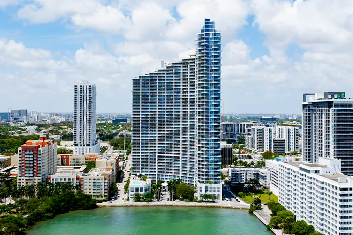 Paramount Bay, Edgewater