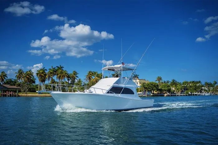 Boating and fishing in Miami