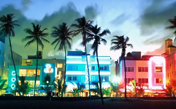 Ocean Drive - Photo courtesy of MiamiAndBeaches.com
