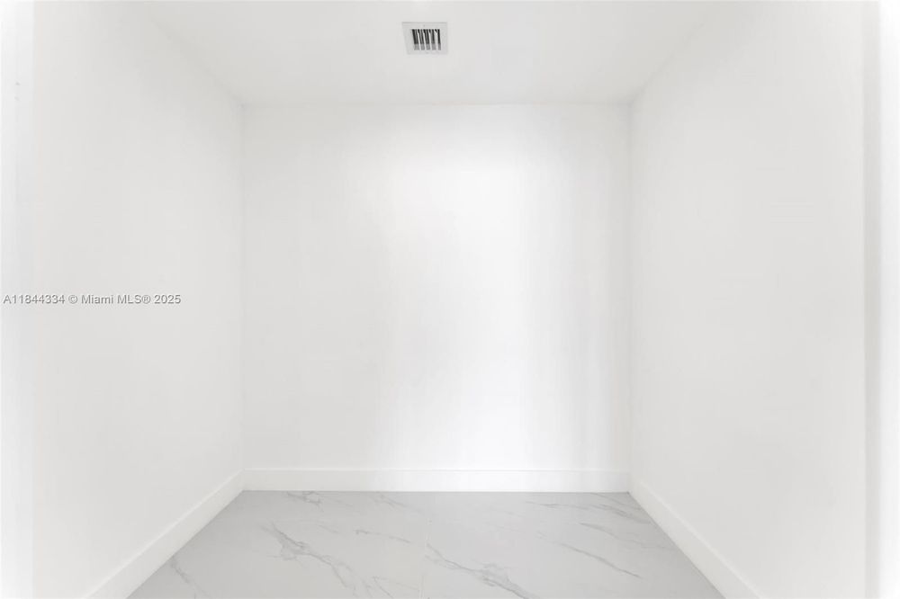 Unit 3806