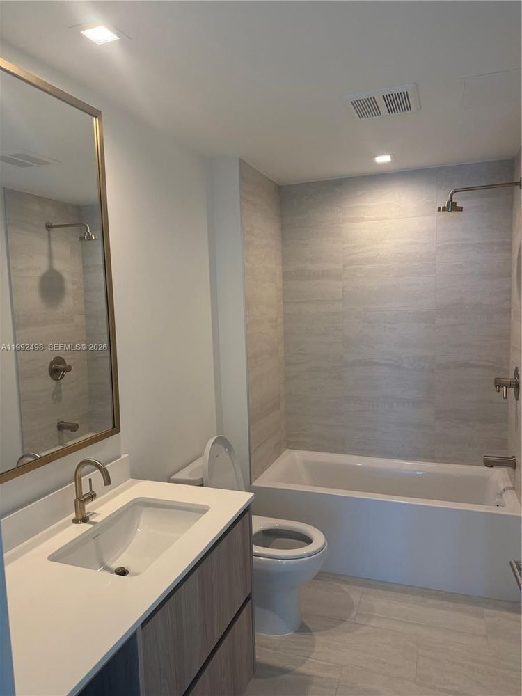 Unit 2204