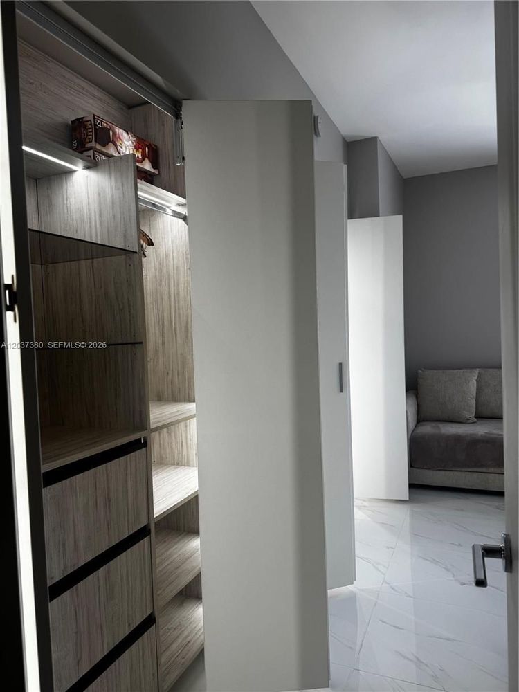Unit 2206