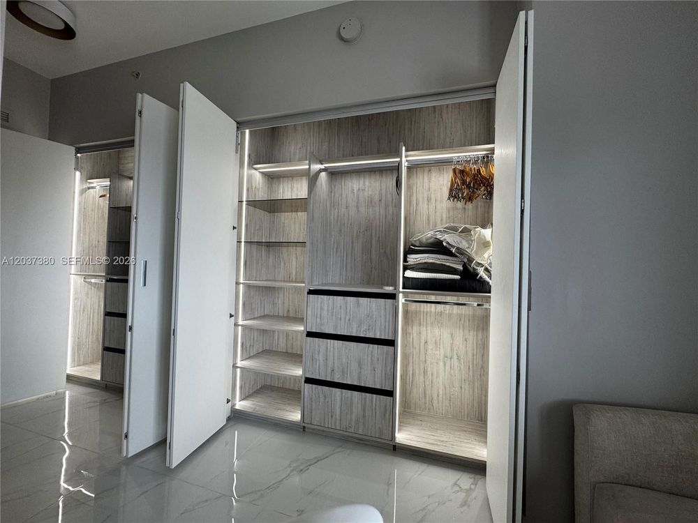 Unit 2206