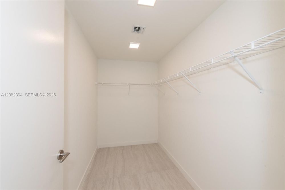 Unit 3908
