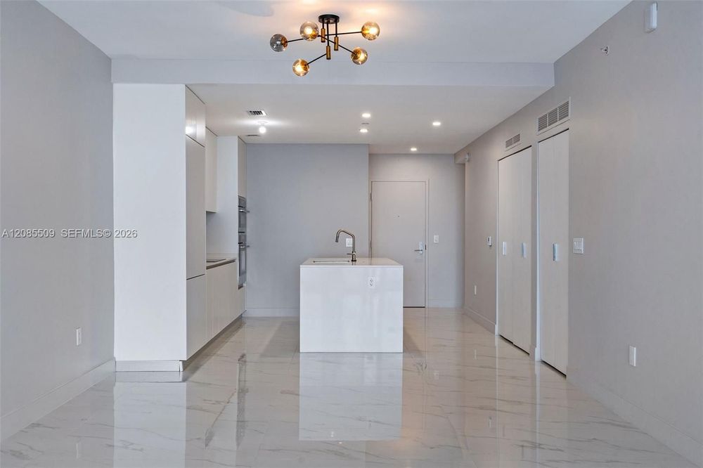 Unit 2206