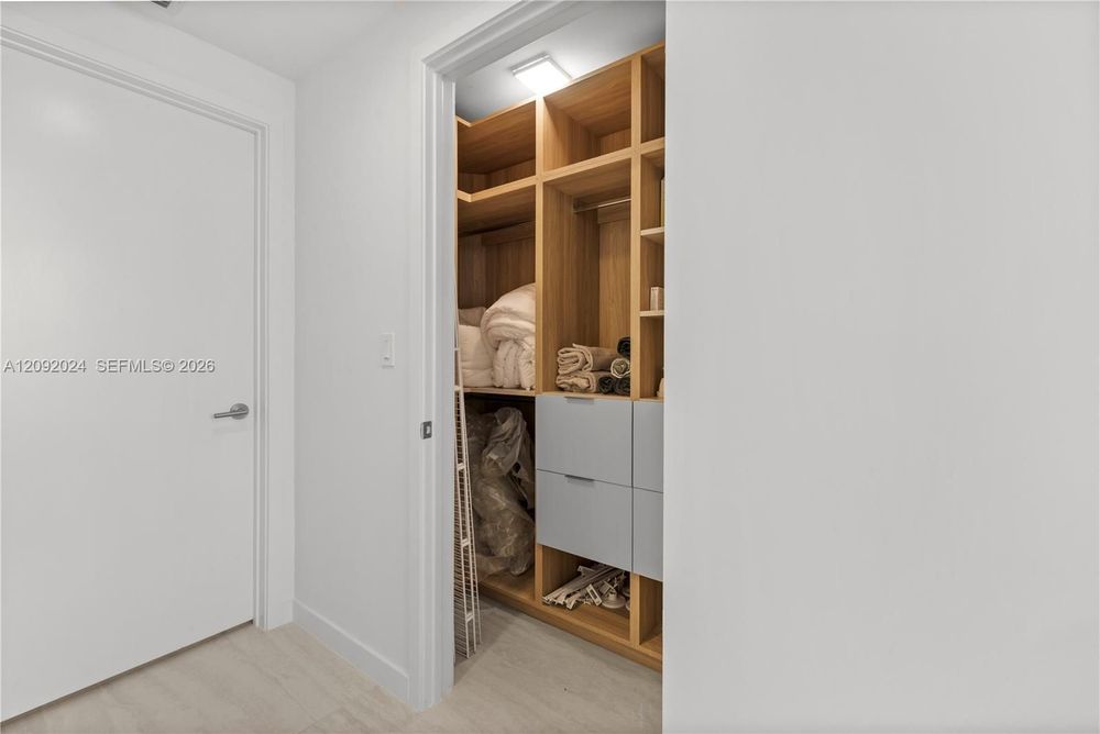 Unit 2502