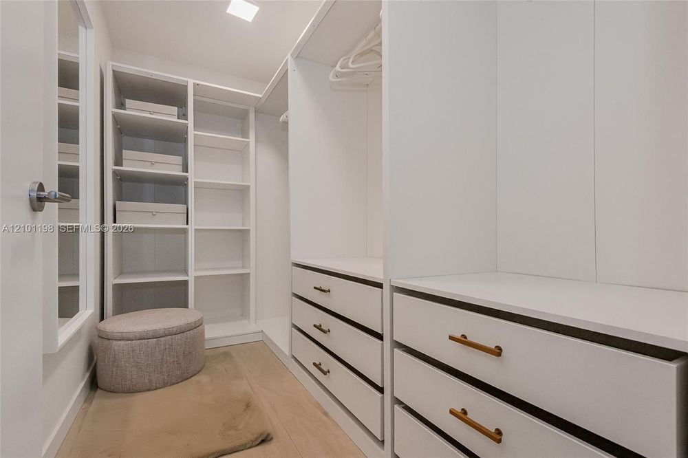 Unit 2208