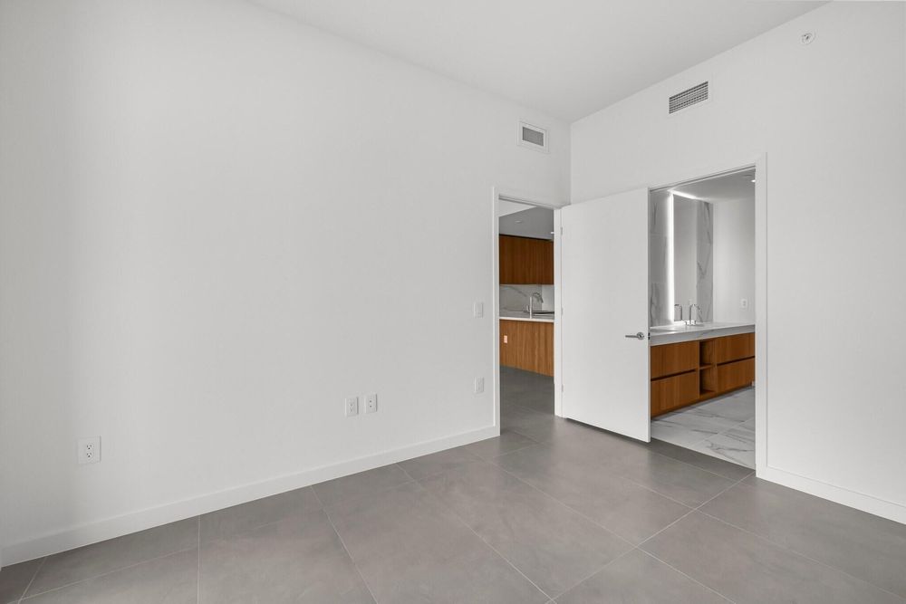Unit 3204
