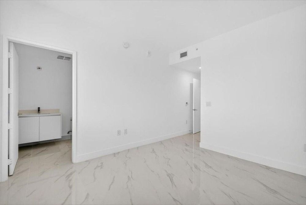 Unit 5202
