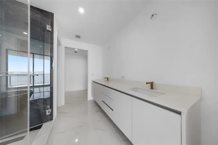 Unit 3204