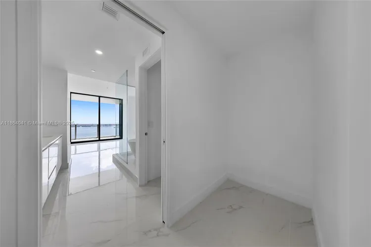 Unit 3204