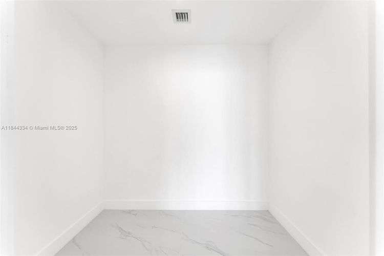 Unit 3806