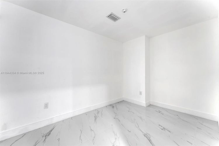 Unit 3806