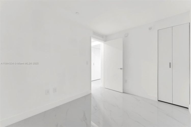 Unit 3806