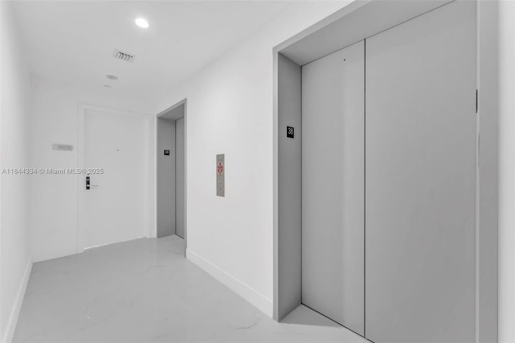 Unit 3806