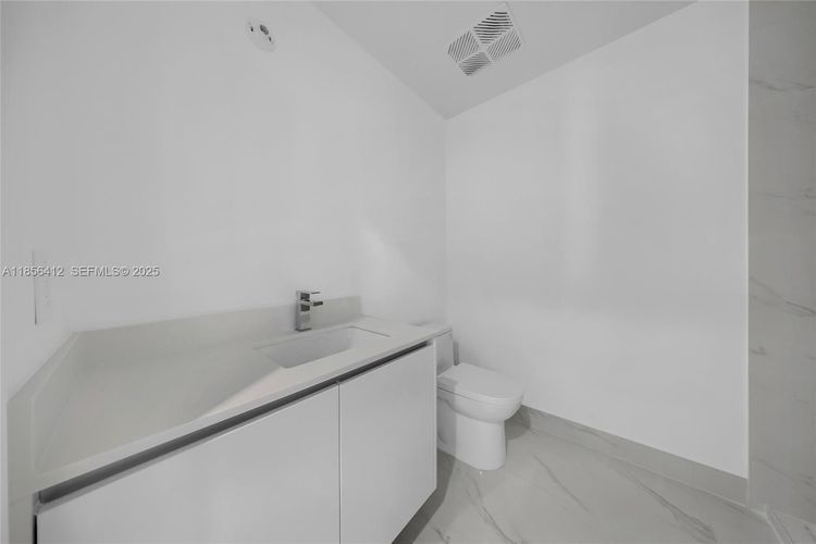 Unit 2704