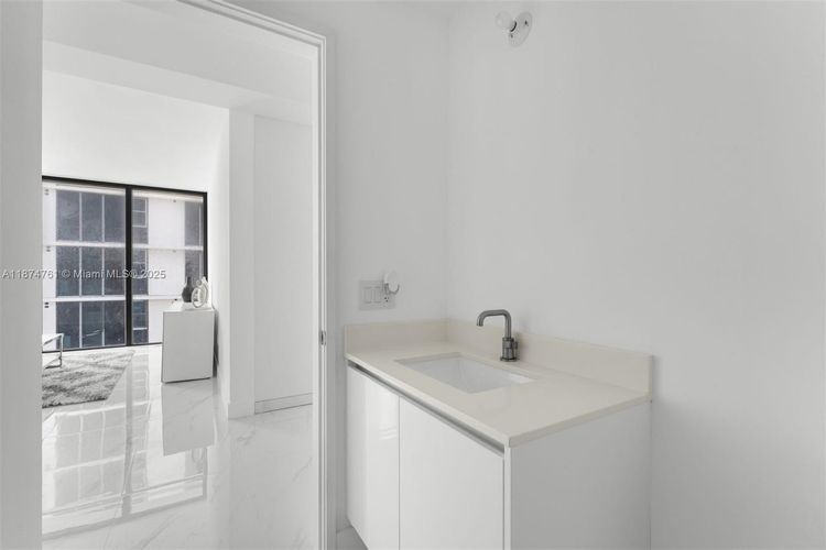 Unit 2201