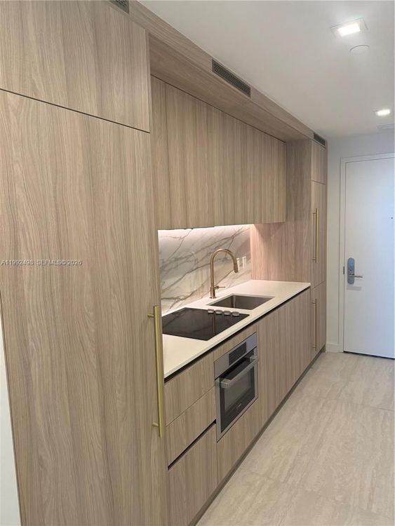 Unit 2204