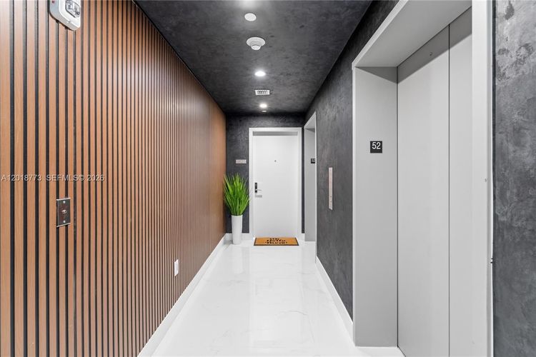 Unit 5206