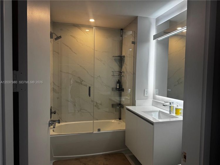 Unit 2206