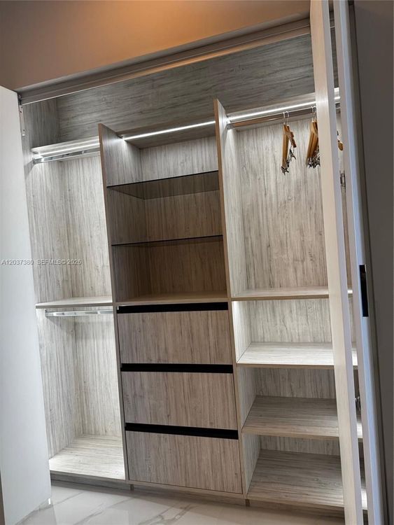 Unit 2206