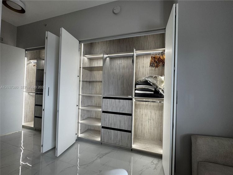 Unit 2206
