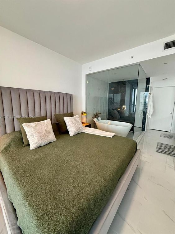 Unit 2205