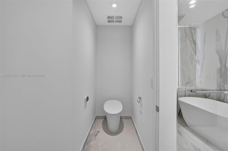 Unit 1605