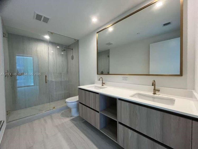 Unit 2206