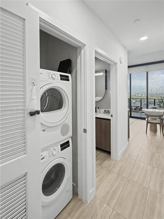 Unit 2105