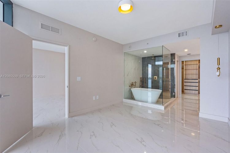Unit 2206