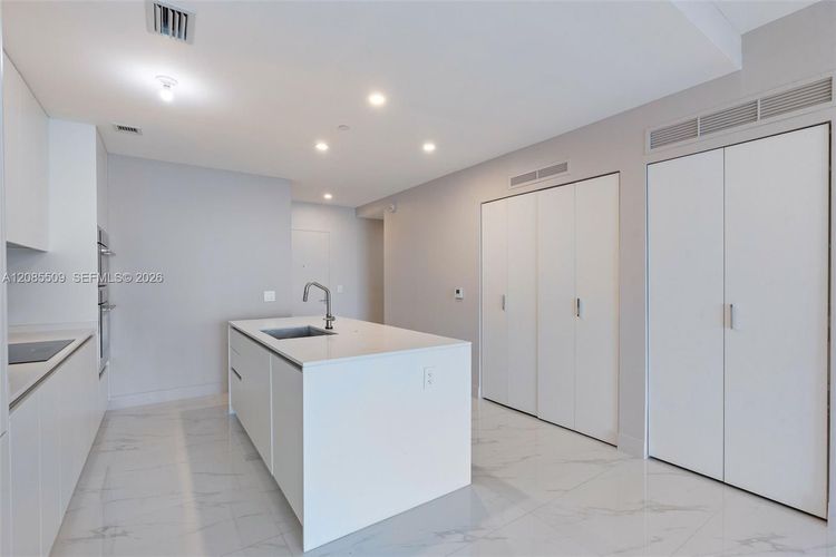 Unit 2206
