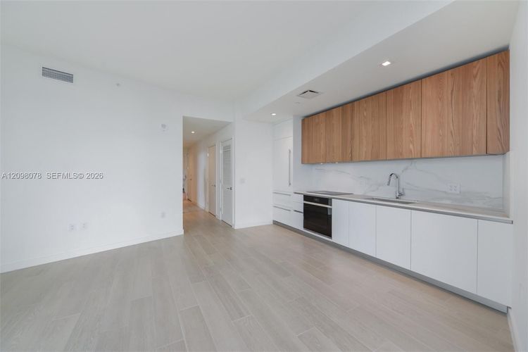 Unit 2207